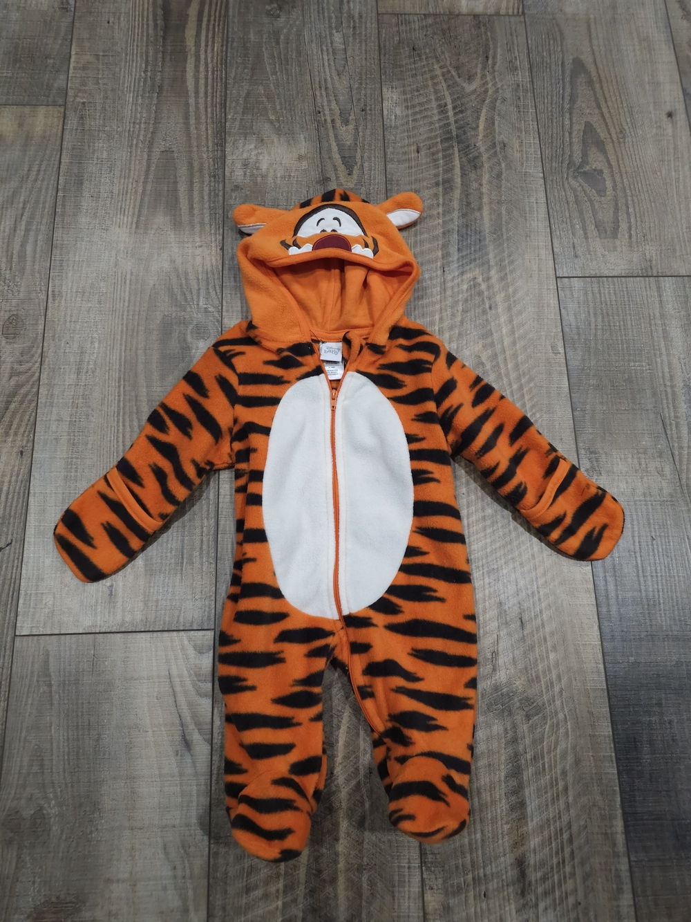 Winnie The Pooh Tigger Costume 0-3 Month Disney baby sleeper Halloween Tiger